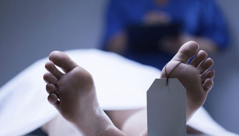قتل صديقه وألقى جثته أمام منزل الجيران