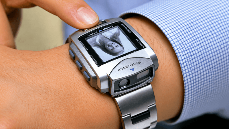 Casio WQV-1.. ساعة التقطت الصور قبل عصر الساعات الذكية
